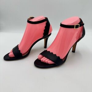 CHLOÉ
Leather Scalloped Accent Sandals EU 38 US 7.5